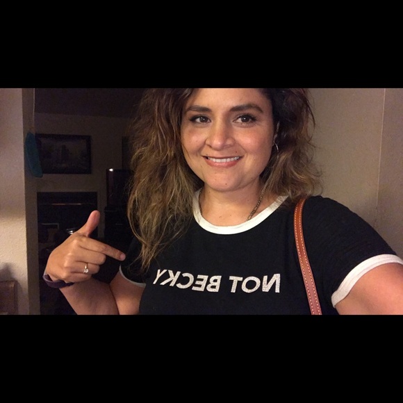 Meet your Posher, Rebecca - Picture 3 of 3